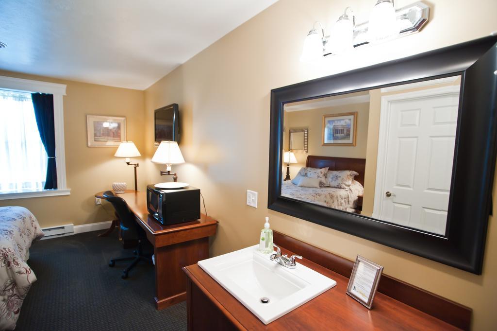 Beacon Hotel Oswego Kültér fotó