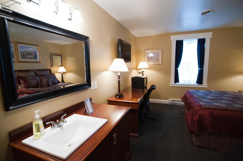 Beacon Hotel Oswego Kültér fotó