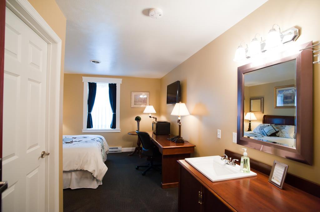 Beacon Hotel Oswego Kültér fotó