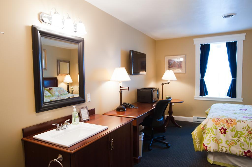 Beacon Hotel Oswego Kültér fotó